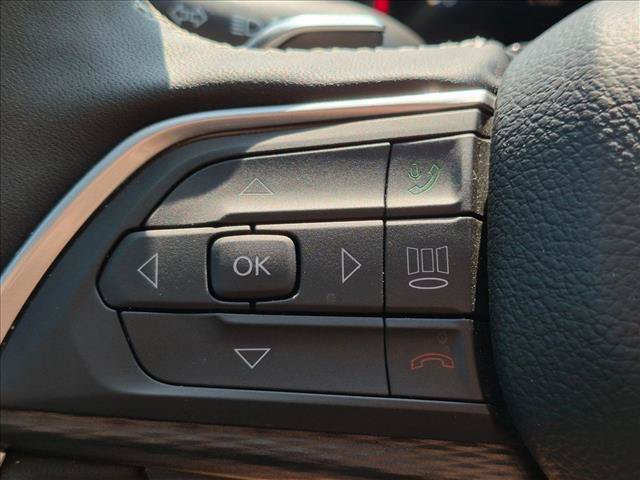 Used 2025 Jeep Grand Cherokee L Altitude AWD/4WD image 15