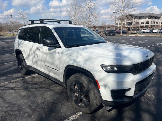 Used 2023 Jeep Grand Cherokee L Laredo image 5