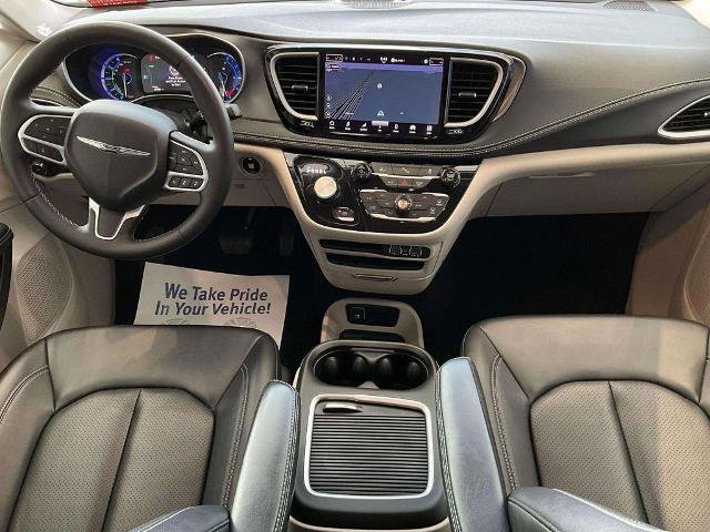 Used 2024 Chrysler Pacifica Limited FWD image 25