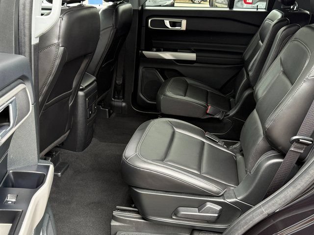 Certified 2024 Ford Explorer XLT w/ Equipment Group 202A AWD/4WD image 7