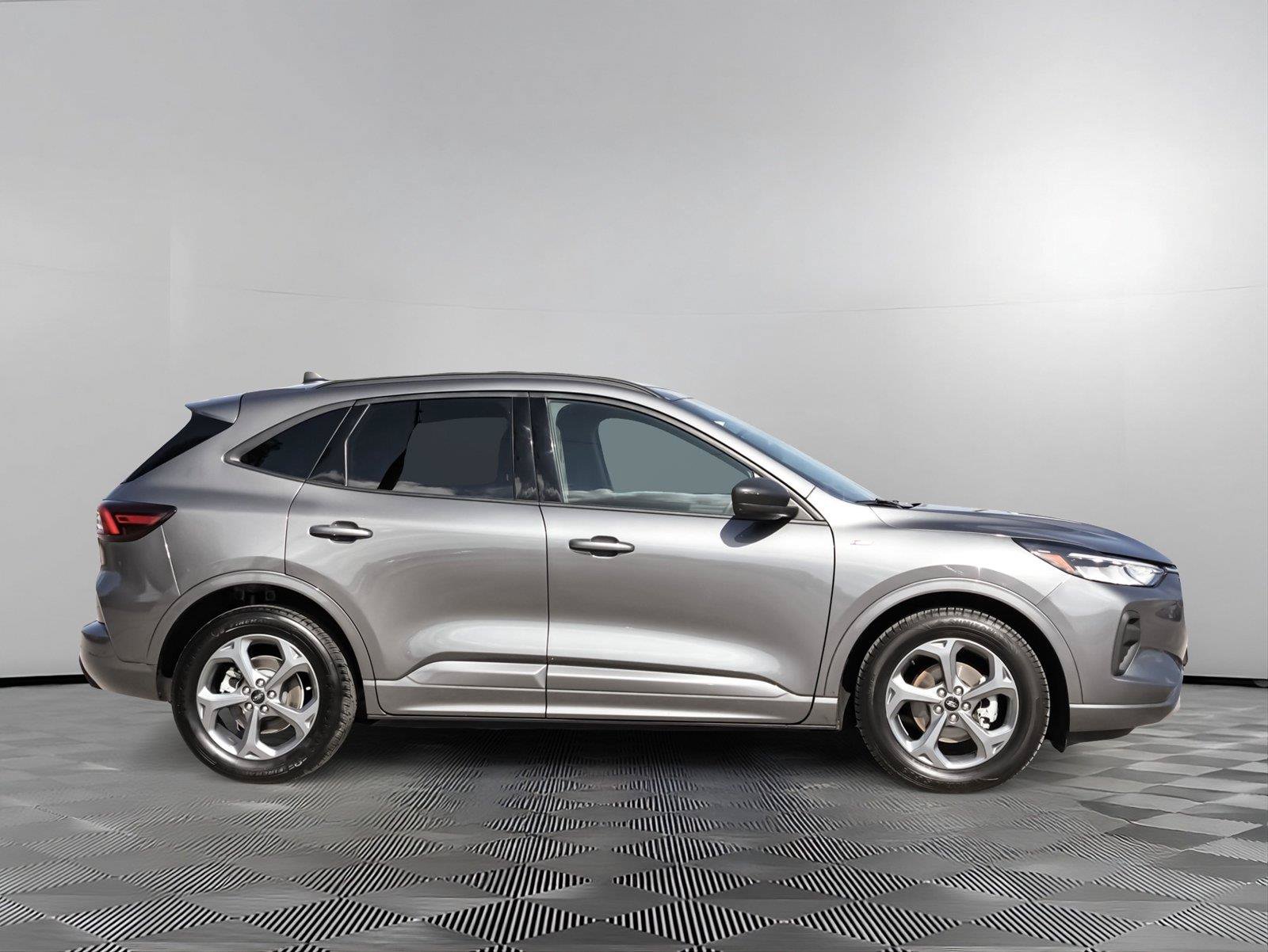 Certified 2023 Ford Escape ST-Line FWD image 4