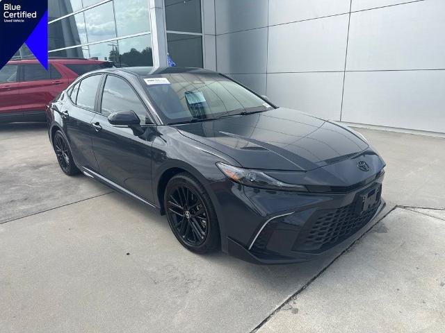 Used 2026 Toyota Camry SE FWD image 1