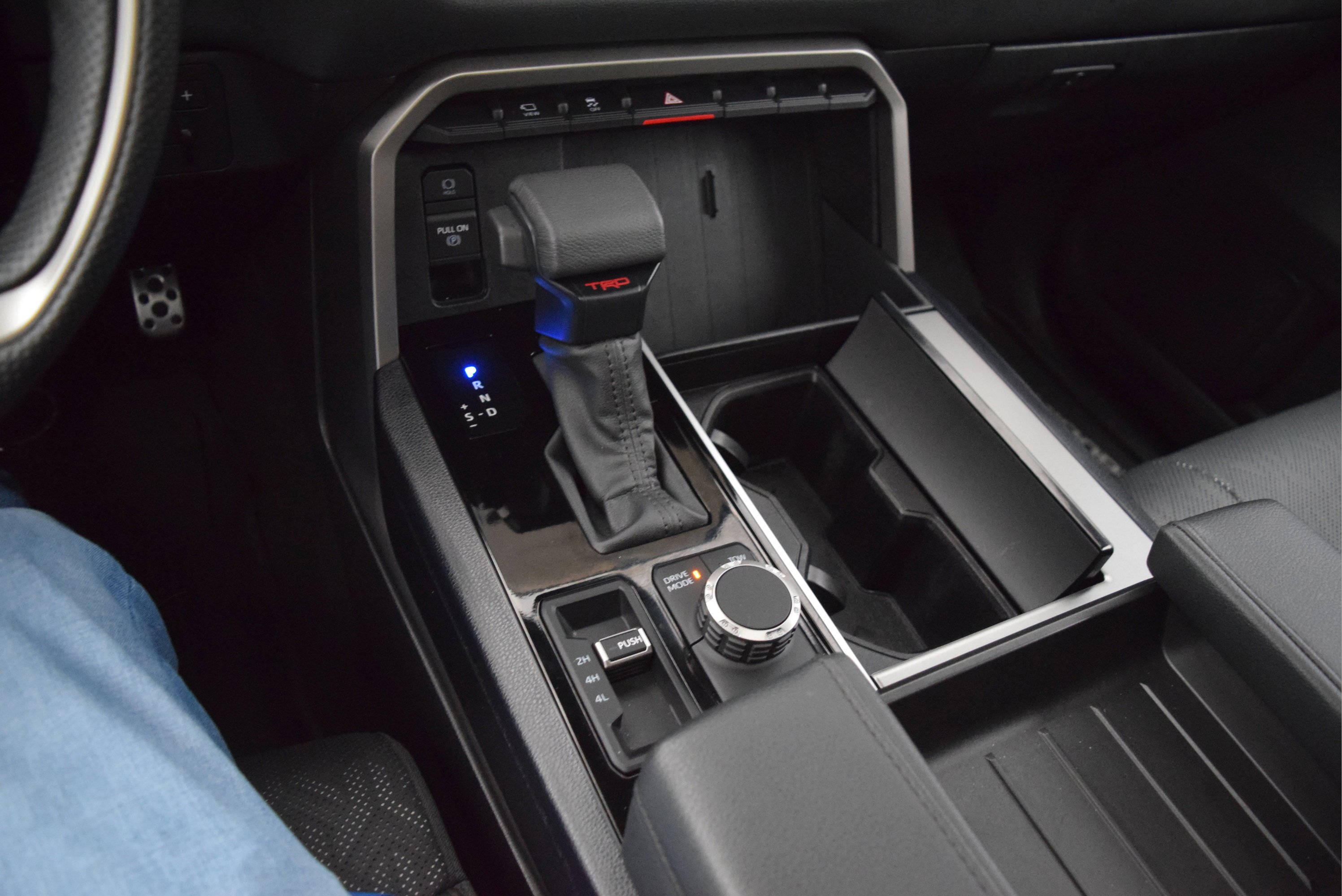 Used 2024 Toyota Sequoia SR5 w/ SR5 Premium Package AWD/4WD image 18