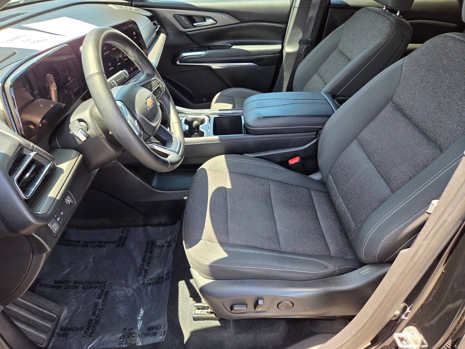 Used 2025 Chevrolet Traverse LT FWD image 10