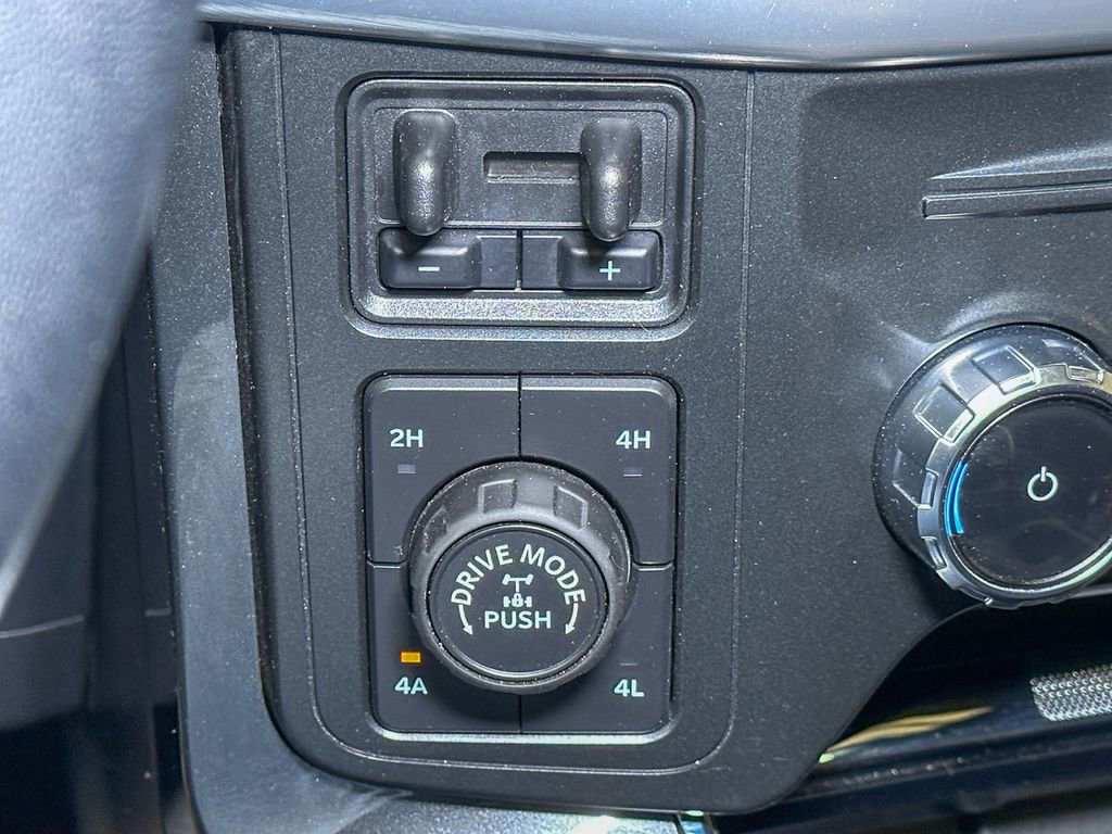 Certified 2022 Ford F150 Lariat w/ Equipment Group 502A High image 41