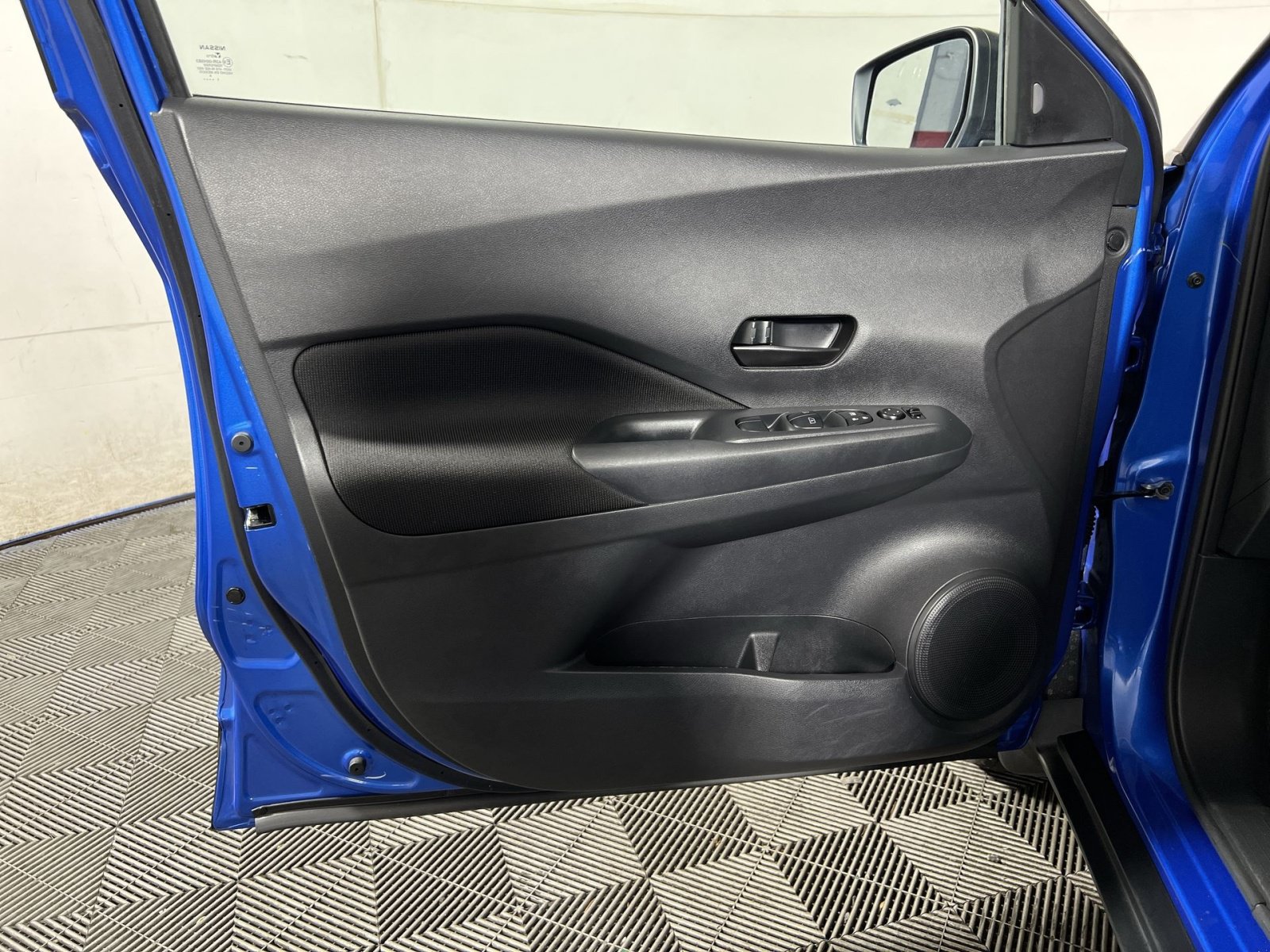Used 2021 Nissan Kicks S FWD image 14