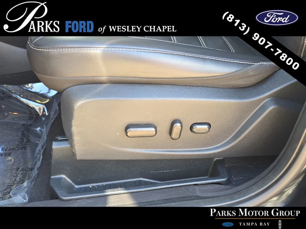 Certified 2017 Ford Escape SE w/ SE Leather Comfort Package image 17