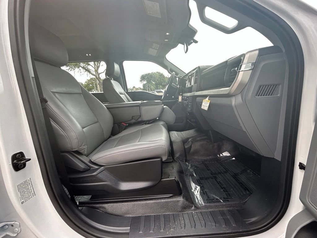 Certified 2025 Ford F450 XL AWD/4WD image 25