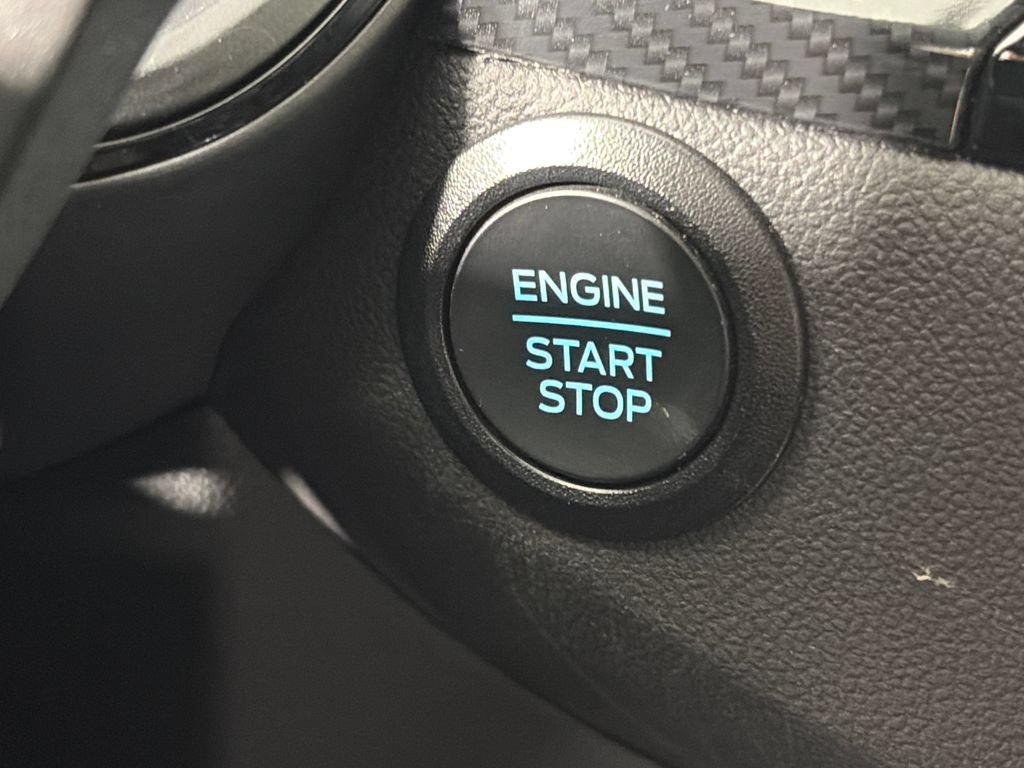 Certified 2025 Ford Escape ST-Line Select AWD/4WD image 23