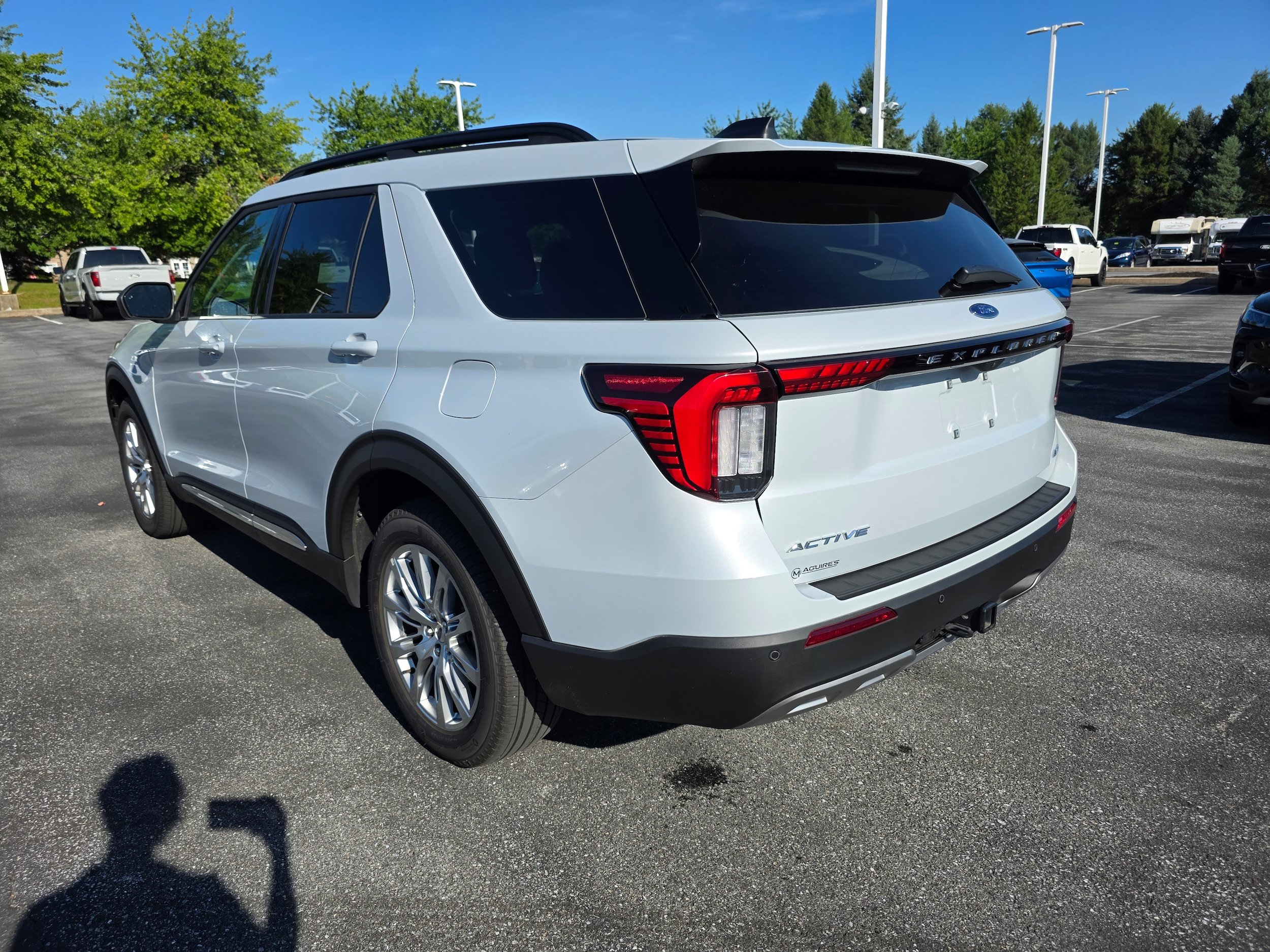 Certified 2025 Ford Explorer Active w/ Active Comfort Package AWD/4WD image 3