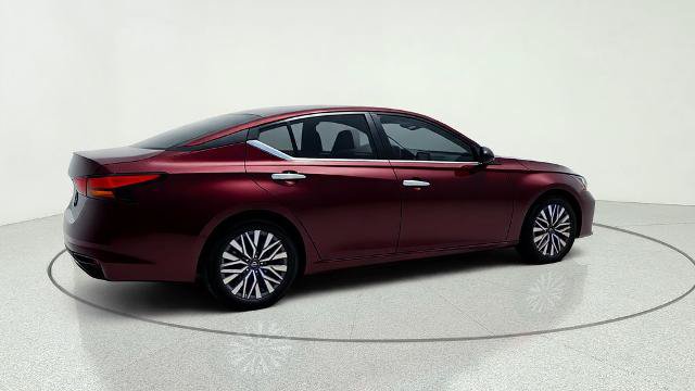 Used 2024 Nissan Altima 2.5 SV FWD image 8