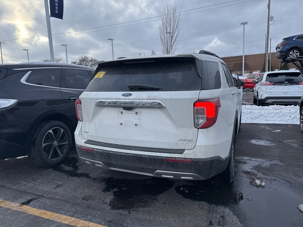 Certified 2022 Ford Explorer XLT w/ Equipment Group 202A image 4