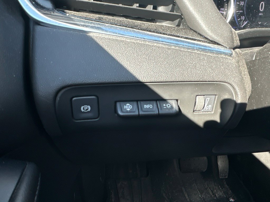 Used 2022 Buick Enclave Avenir w/ Avenir Technology Package AWD/4WD image 39