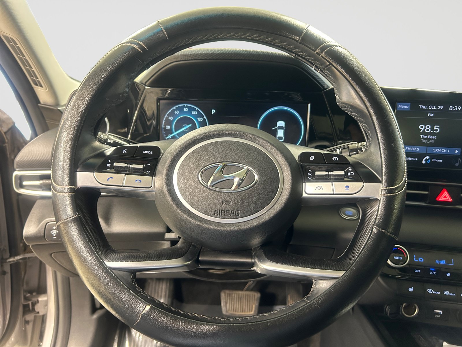 Used 2022 Hyundai Elantra SEL w/ Convenience + Premium Package FWD image 13