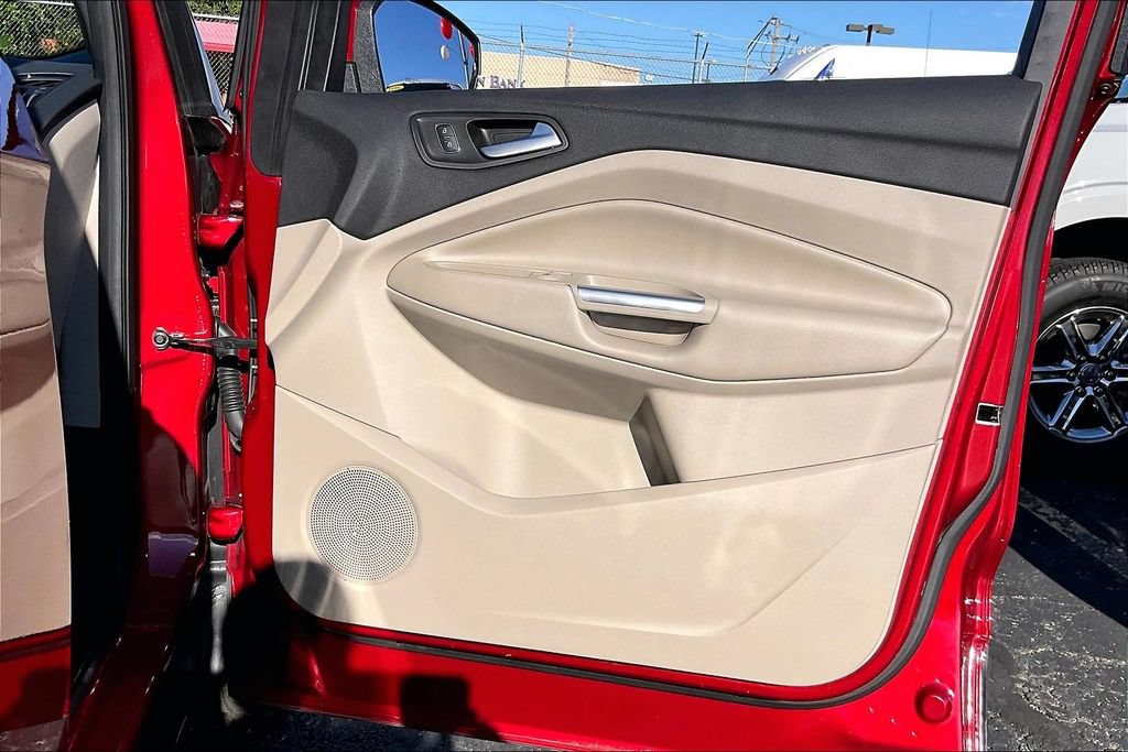 Certified 2019 Ford Escape Titanium AWD/4WD image 23