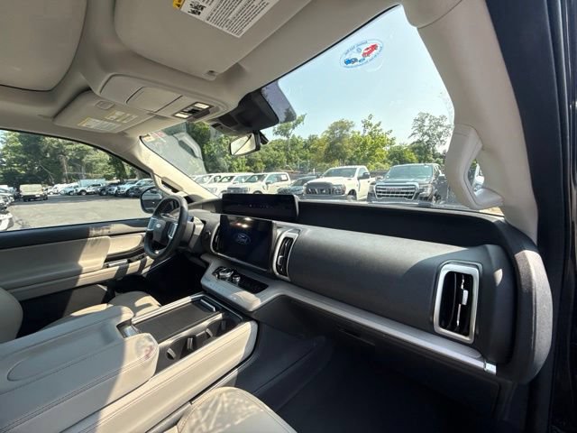 Certified 2025 Ford Expedition Active AWD/4WD image 10