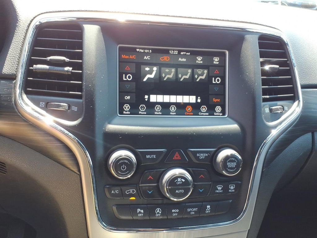 Used 2019 Jeep Grand Cherokee Laredo AWD/4WD image 20
