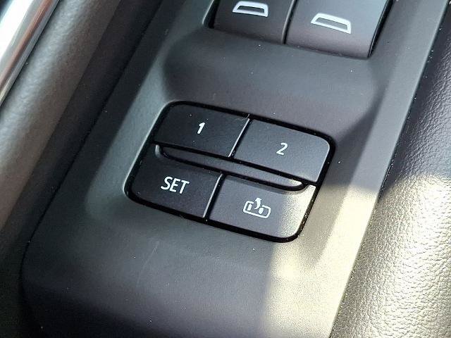 Used 2022 Chevrolet Suburban LT AWD/4WD image 27