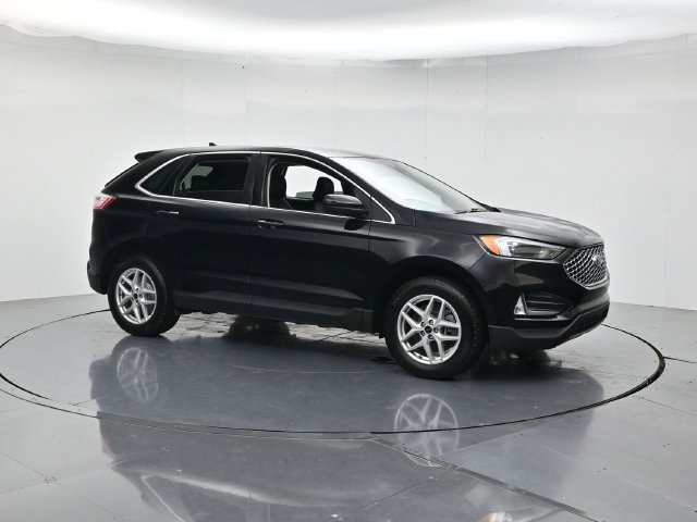 Certified 2023 Ford Edge SEL w/ Convenience Package AWD/4WD image 3