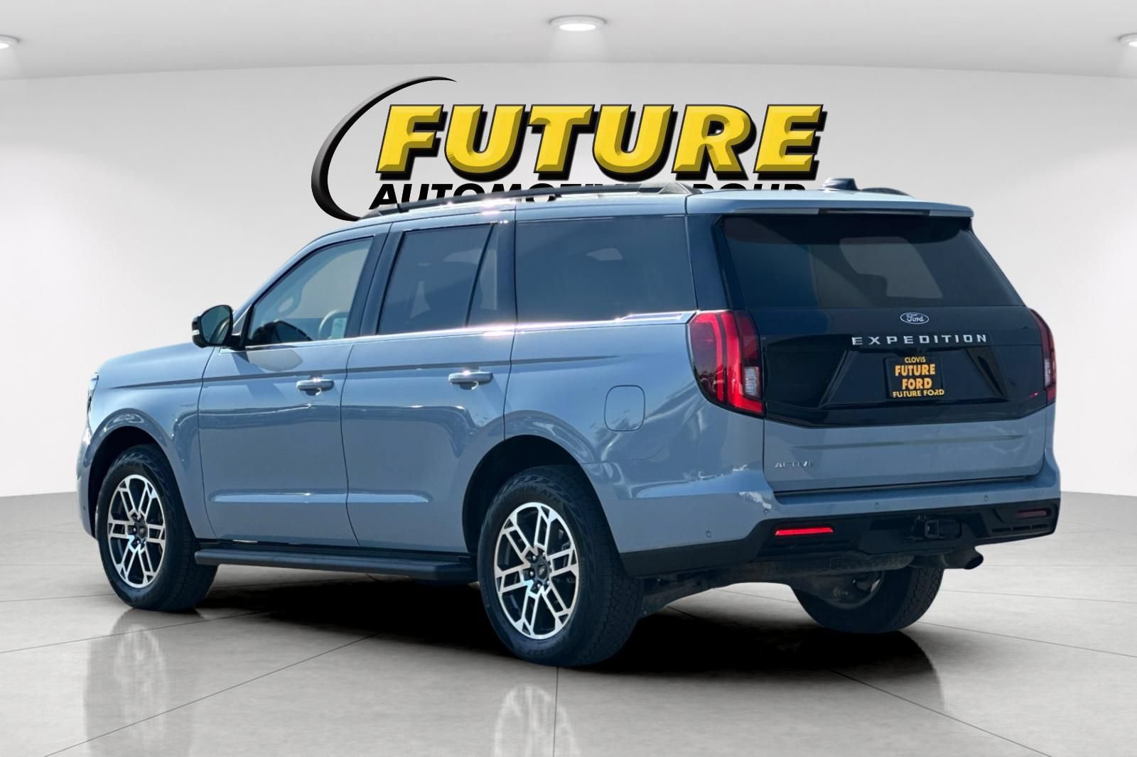 Certified 2025 Ford Expedition Active AWD/4WD image 5