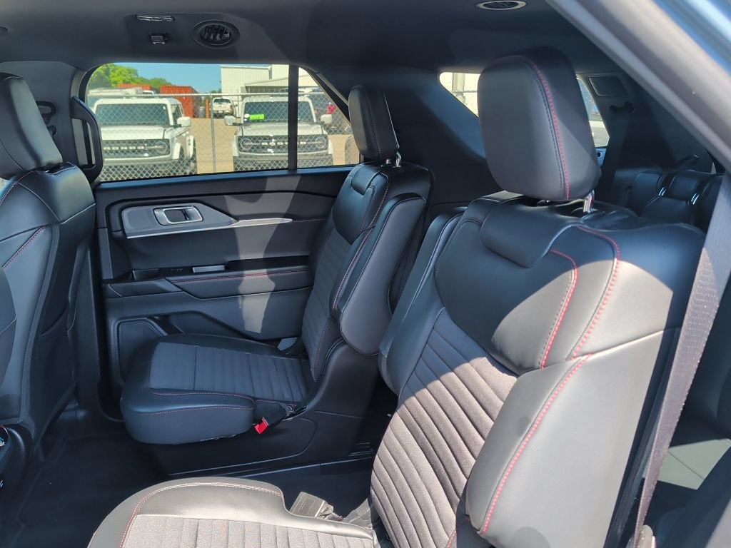 Certified 2026 Ford Explorer ST-Line w/ ST-Line Street Pack RWD image 9