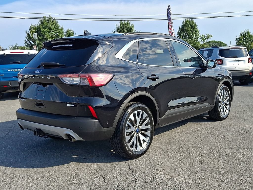 Certified 2020 Ford Escape Titanium AWD/4WD image 6