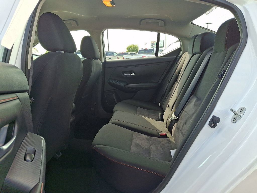Used 2025 Nissan Sentra SR FWD image 10
