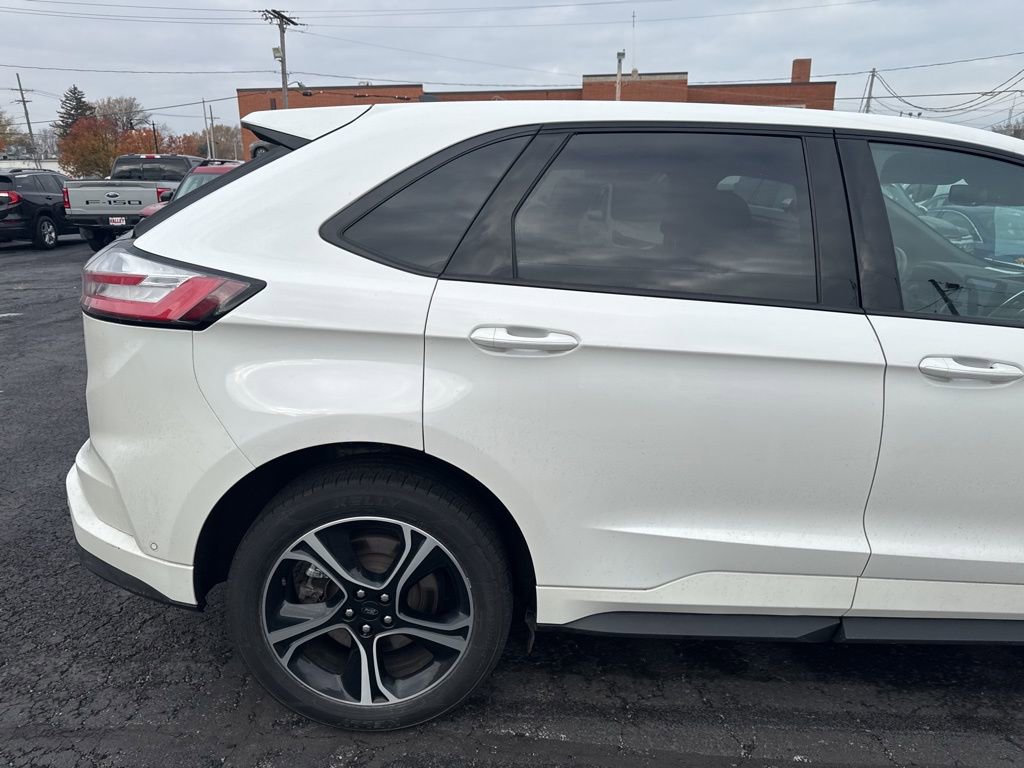 Certified 2024 Ford Edge ST w/ Equipment Group 401A image 10