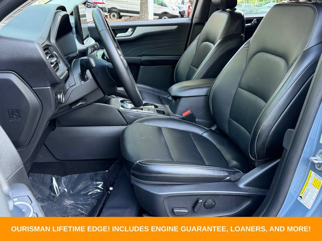Certified 2025 Ford Escape Platinum AWD/4WD image 27