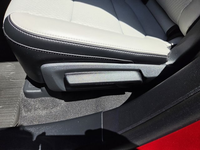 Certified 2026 Ford Escape SE FWD image 32