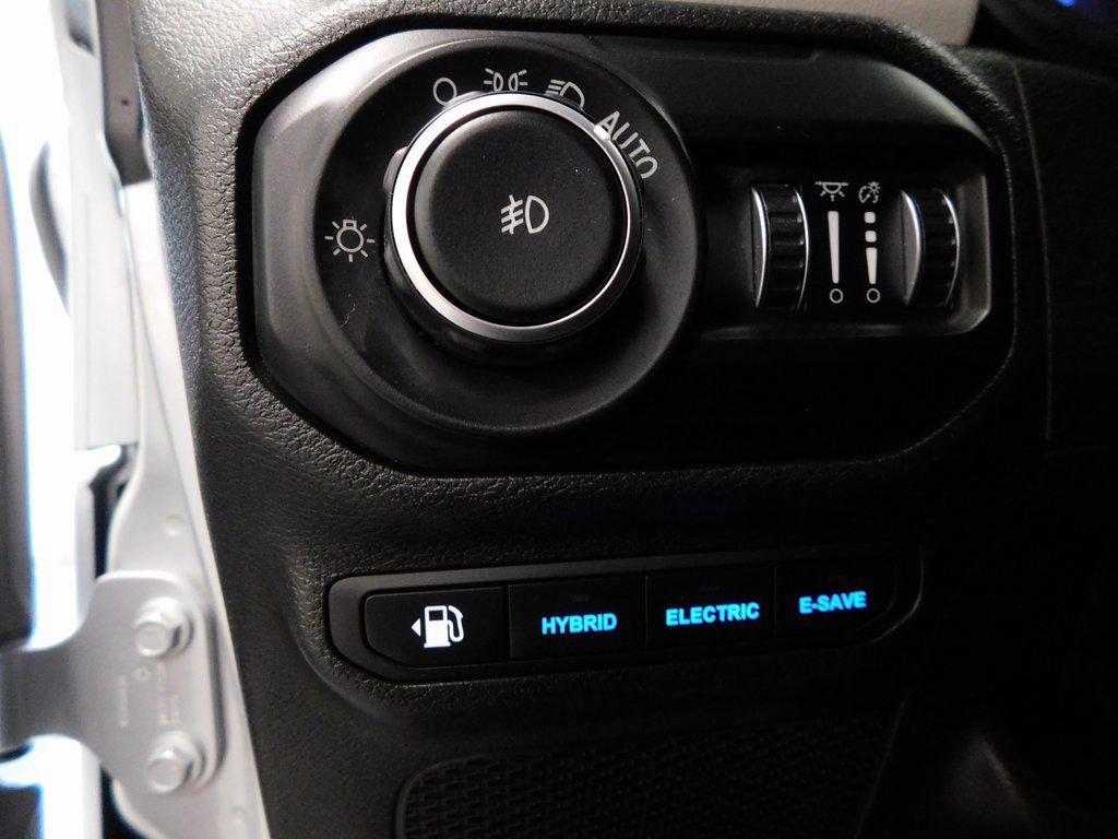 Used 2022 Jeep Wrangler Unlimited Sahara image 13