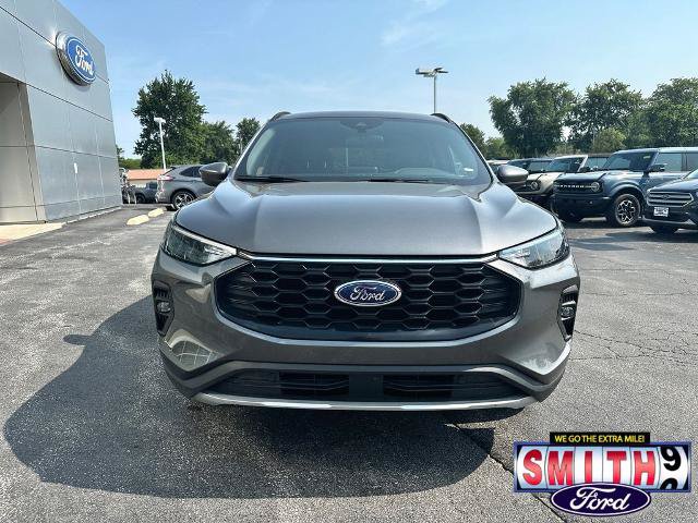 Certified 2025 Ford Escape ST-Line Select AWD/4WD image 2