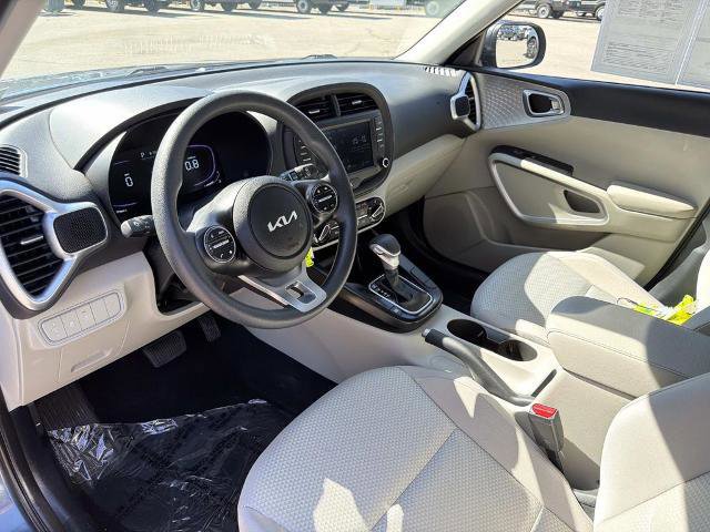 Used 2025 Kia Soul LX image 16