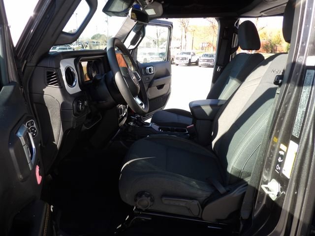 Used 2024 Jeep Wrangler Unlimited Sahara AWD/4WD image 27