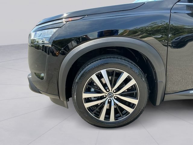 Used 2024 Nissan Pathfinder Platinum AWD/4WD image 9