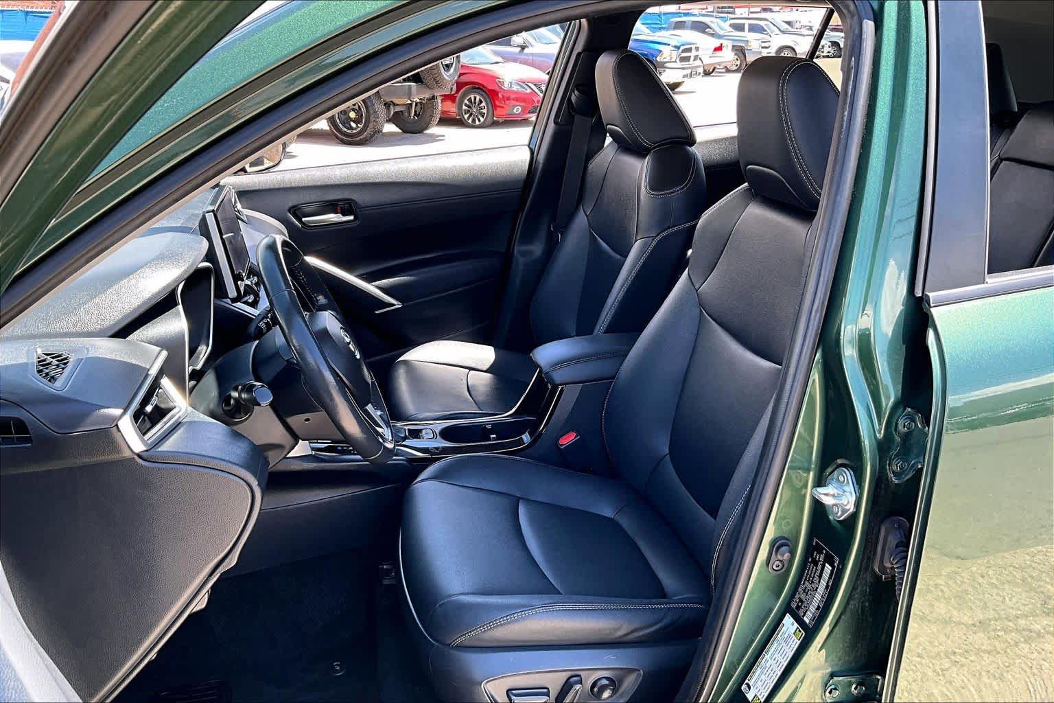Used 2024 Toyota Corolla Cross XLE FWD image 8