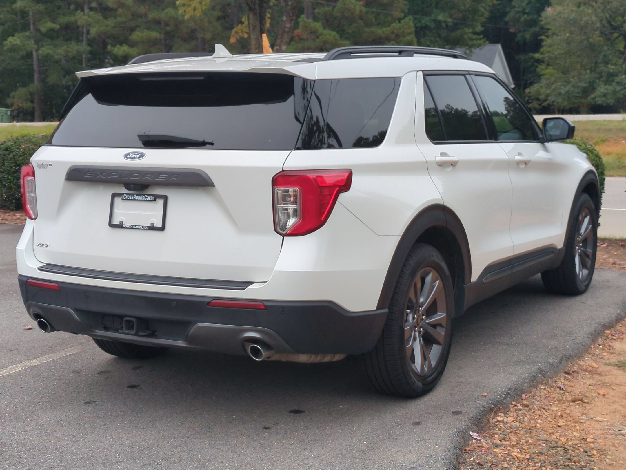 Certified 2022 Ford Explorer XLT RWD image 3