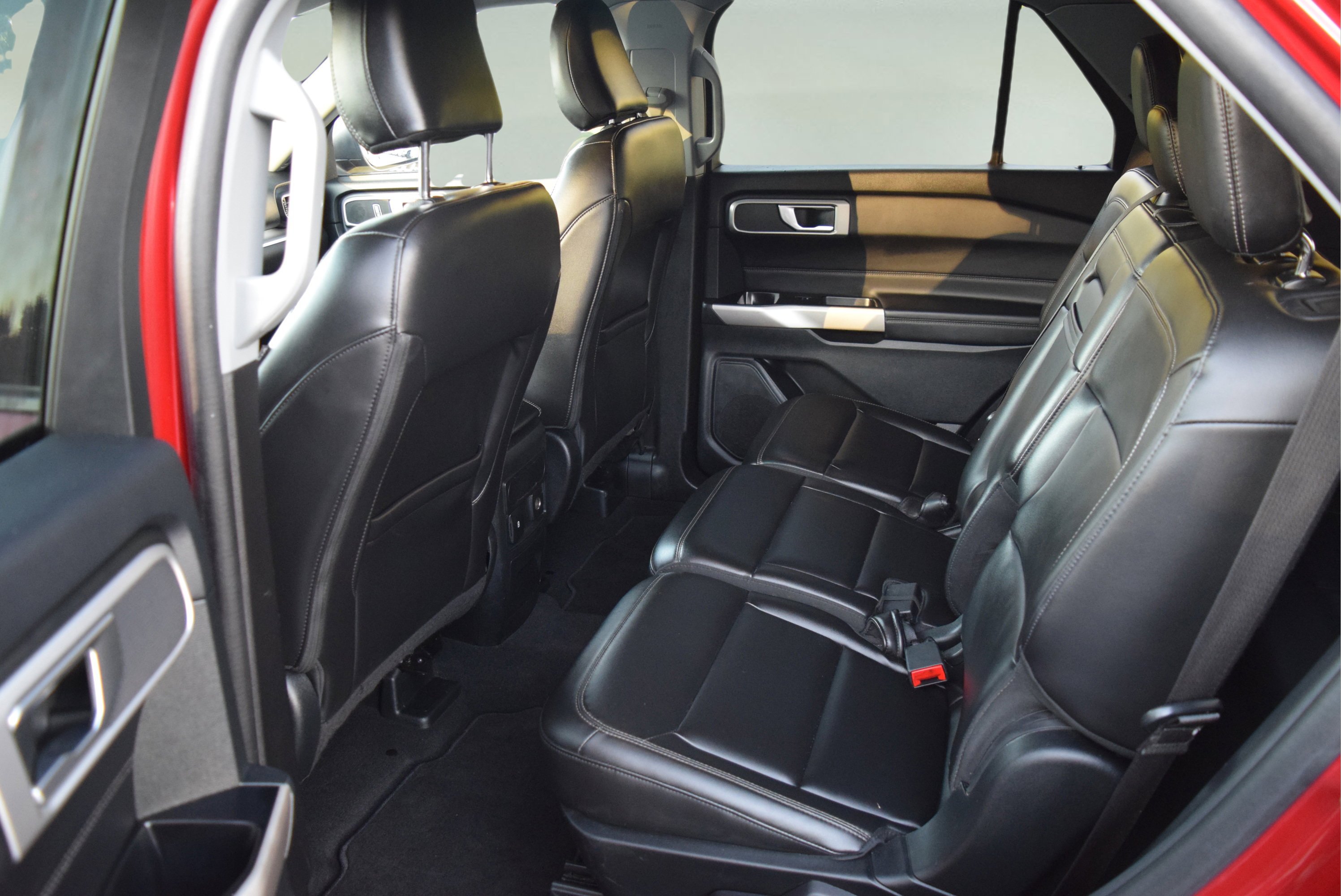 Certified 2023 Ford Explorer XLT w/ Equipment Group 202A image 8