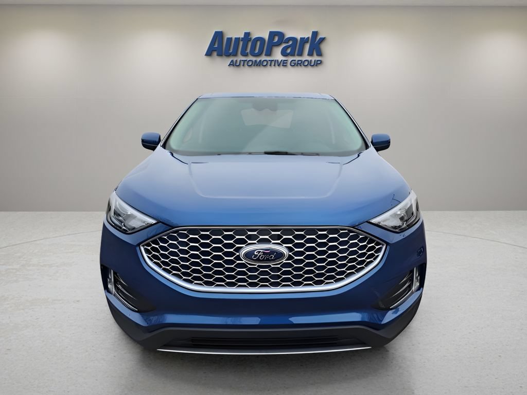 Certified 2023 Ford Edge SEL w/ Convenience Package AWD/4WD image 2