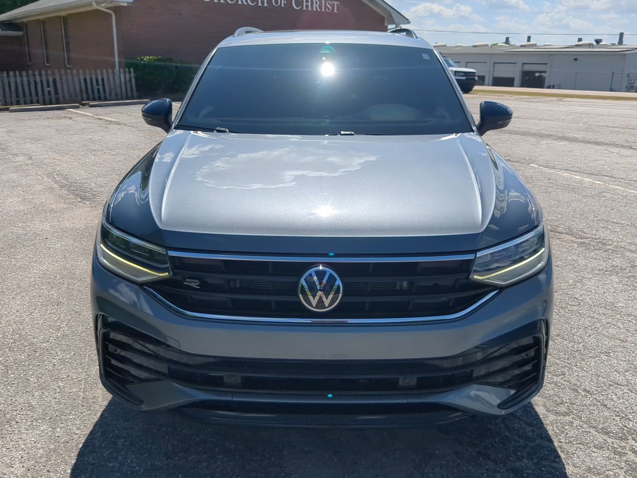 Used 2023 Volkswagen Tiguan SE R-Line FWD image 7