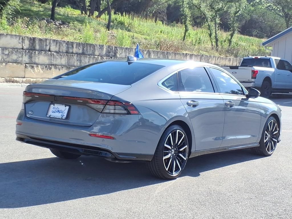 Used 2025 Honda Accord Touring image 9