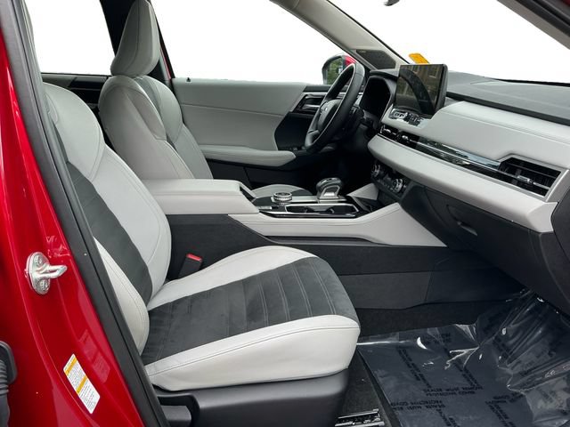 Used 2025 Mitsubishi Outlander SE AWD/4WD image 17