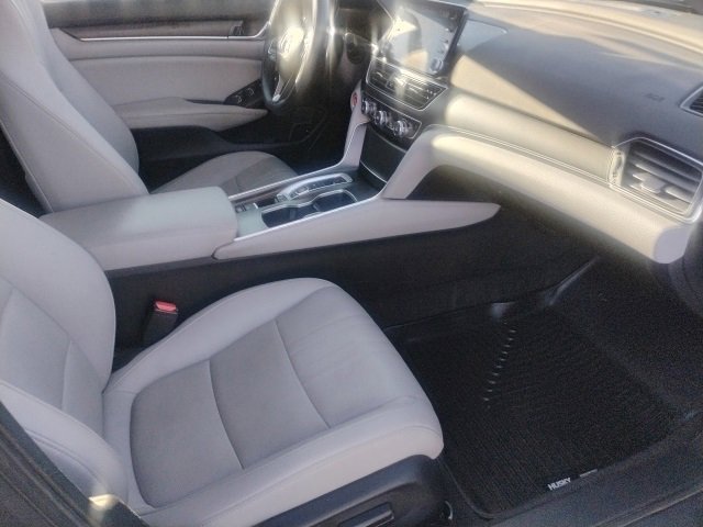 Used 2018 Honda Accord Touring image 18