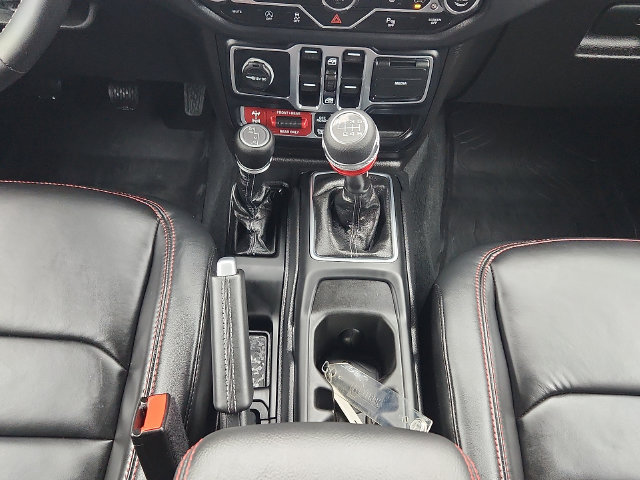 Used 2025 Jeep Wrangler Unlimited Rubicon AWD/4WD image 18