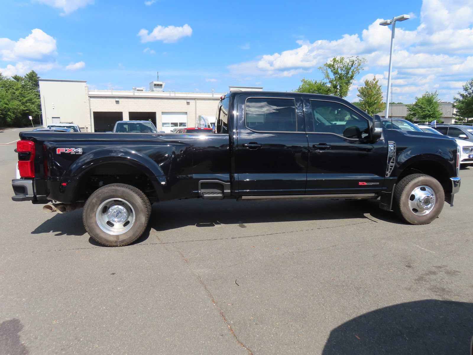Certified 2025 Ford F350 Lariat w/ Lariat Ultimate Package AWD/4WD image 4