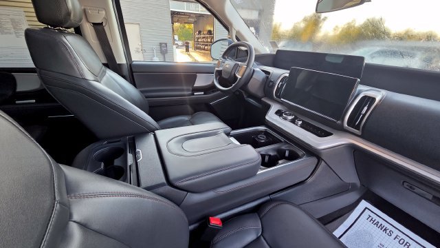 Certified 2025 Ford Expedition Active AWD/4WD image 2