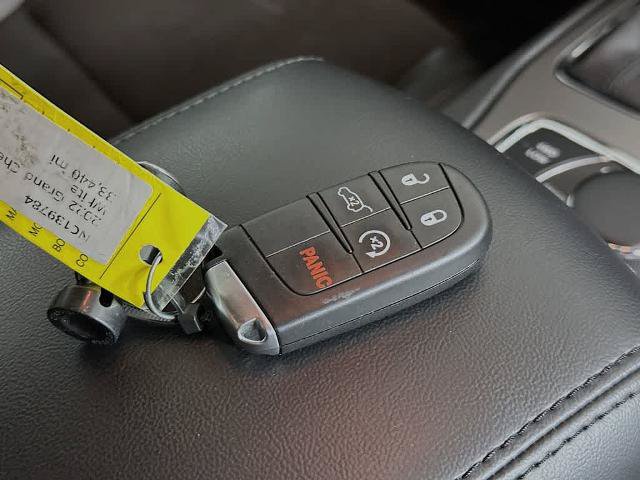 Used 2022 Jeep Grand Cherokee Laredo X AWD/4WD image 22