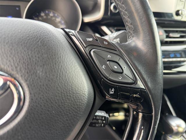 Used 2019 Toyota C-HR XLE image 17