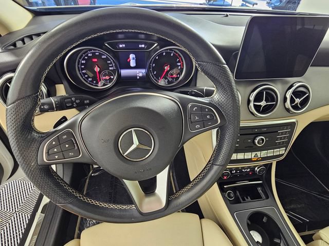 Used 2020 Mercedes-Benz GLA 250 4MATIC image 31