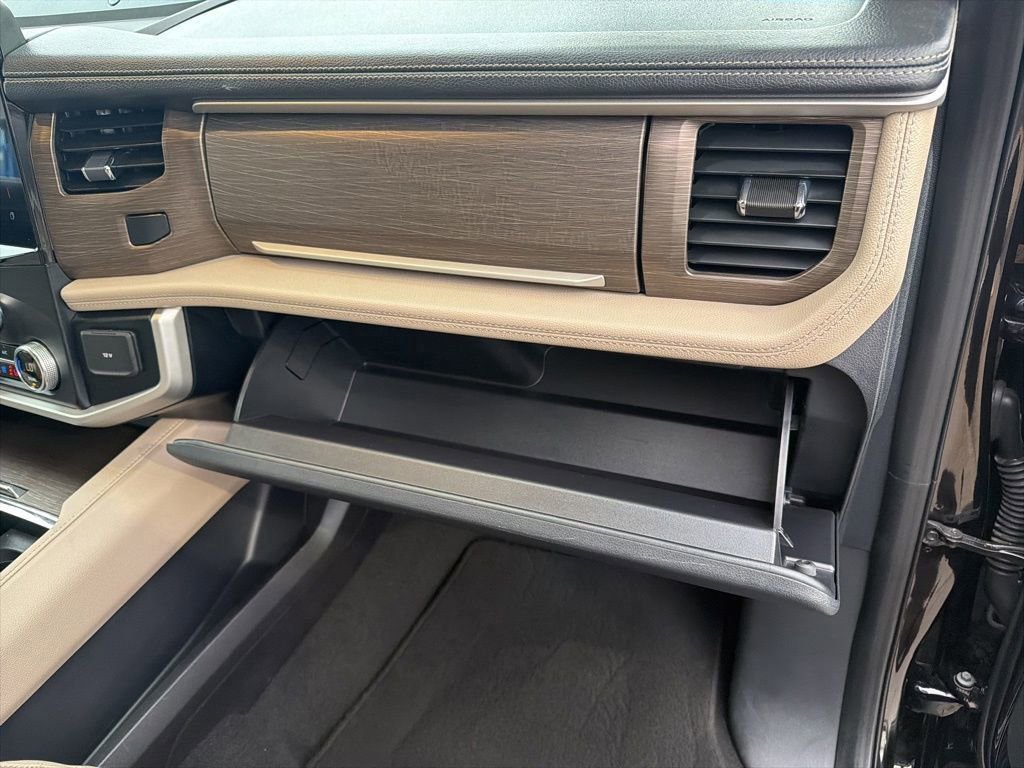 Certified 2024 Ford Expedition Limited image 33